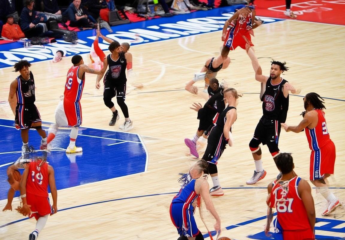 76人VS快船：巅峰对决解析与未来展望